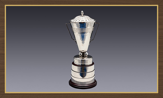 世界乒乓球锦标赛混合双打冠军奖杯——赫杜塞克杯
